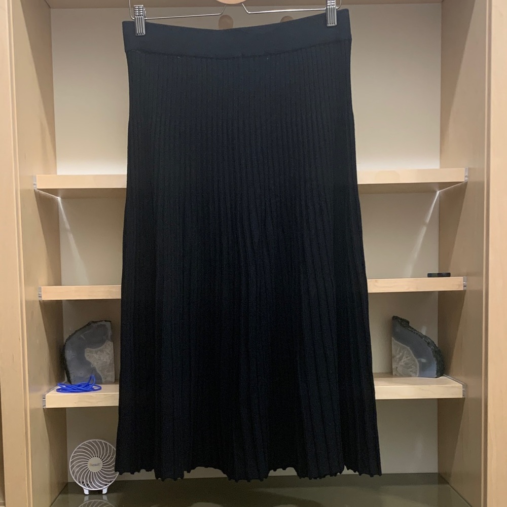 Max Studio Black Pleated Skirt